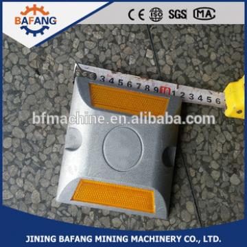 The roadway safety Cast aluminum reflective spike factory supplier